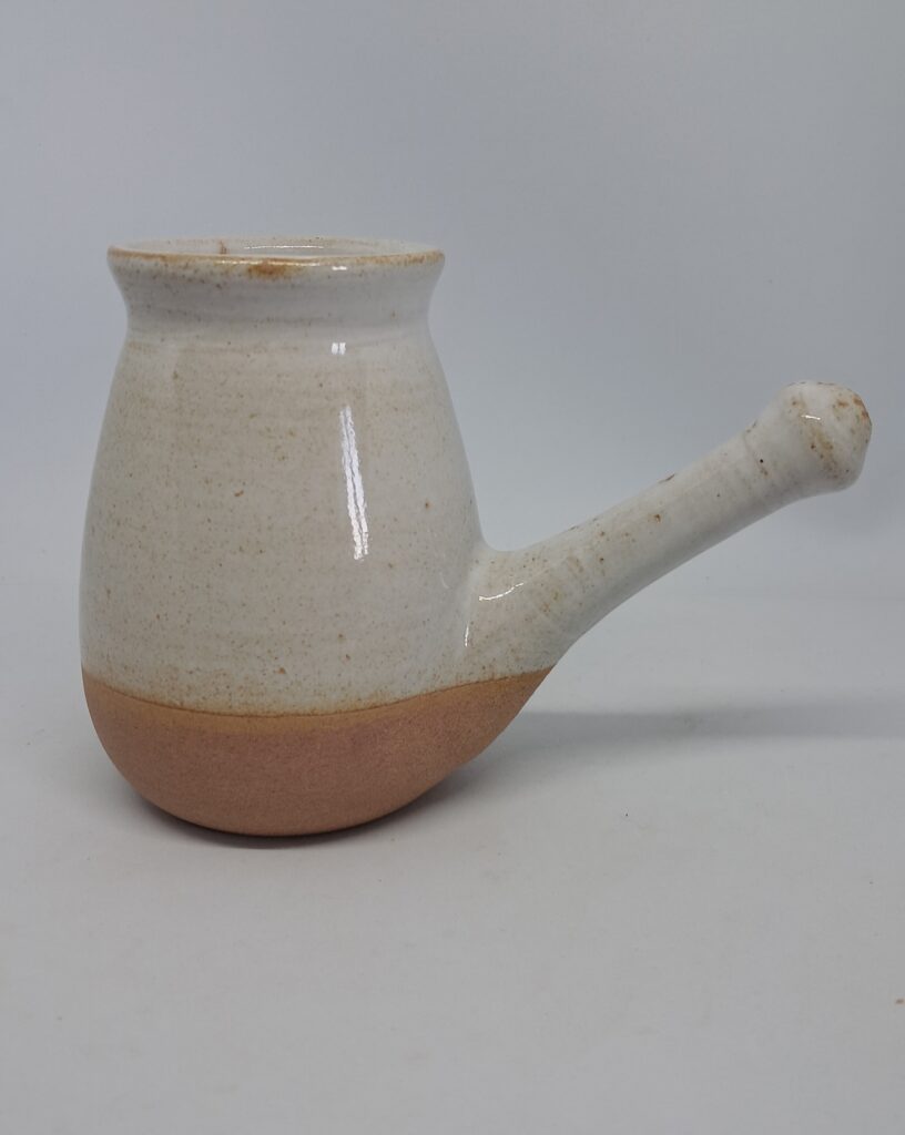 Lota blanc brillant et grès roux.